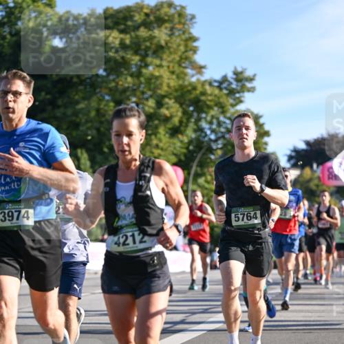 07.09.2025 - BARMER Alsterlauf Dr. Thomas Lammeyer http://msf.ph/oto/8707658 07.09.2025 09:28:30 Laufen 3974, 25, 5764, 4212 meine-sportfotos.de