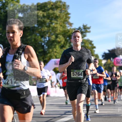 07.09.2025 - BARMER Alsterlauf Dr. Thomas Lammeyer http://msf.ph/oto/8707661 07.09.2025 09:28:30 Laufen 4212, 5764 meine-sportfotos.de