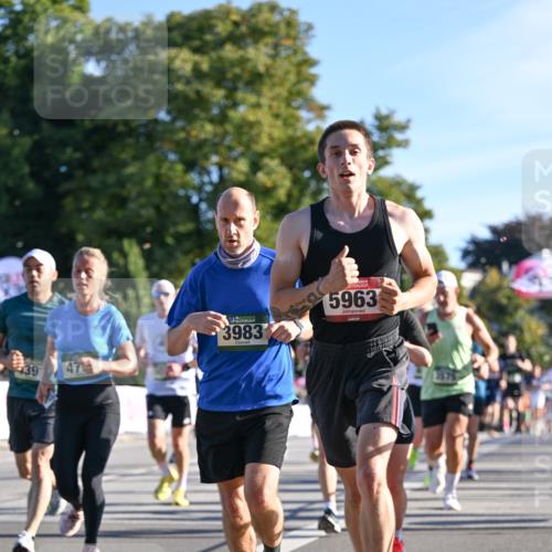 07.09.2025 - BARMER Alsterlauf Dr. Thomas Lammeyer http://msf.ph/oto/8707678 07.09.2025 09:28:34 Laufen 39, 3983, 5963 meine-sportfotos.de