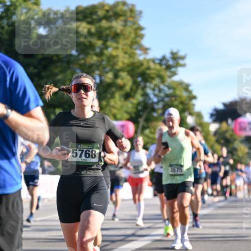 07.09.2025 - BARMER Alsterlauf Dr. Thomas Lammeyer http://msf.ph/oto/8707685 07.09.2025 09:28:35 Laufen 36, 5768, 1575 meine-sportfotos.de