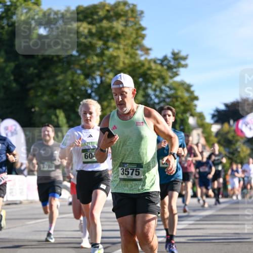 07.09.2025 - BARMER Alsterlauf Dr. Thomas Lammeyer http://msf.ph/oto/8707694 07.09.2025 09:28:36 Laufen 604, 3575 meine-sportfotos.de