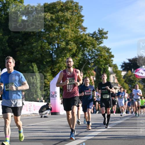 07.09.2025 - BARMER Alsterlauf Dr. Thomas Lammeyer http://msf.ph/oto/8707712 07.09.2025 09:28:39 Laufen 60, 942, 4098, 5724, 54 meine-sportfotos.de