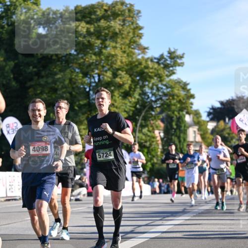 07.09.2025 - BARMER Alsterlauf Dr. Thomas Lammeyer http://msf.ph/oto/8707725 07.09.2025 09:28:41 Laufen 39, 4098, 41, 5724, 39, 49, 5044 meine-sportfotos.de