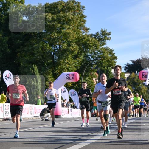 07.09.2025 - BARMER Alsterlauf Dr. Thomas Lammeyer http://msf.ph/oto/8707736 07.09.2025 09:28:43 Laufen 4274, 4358, 6298, 4754, 5044, 54 meine-sportfotos.de