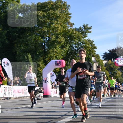 07.09.2025 - BARMER Alsterlauf Dr. Thomas Lammeyer http://msf.ph/oto/8707739 07.09.2025 09:28:44 Laufen 4358, 60, 5044, 6298, 2541, 54 meine-sportfotos.de