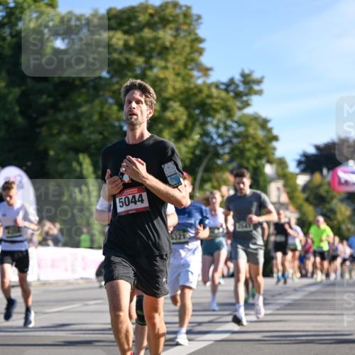 07.09.2025 - BARMER Alsterlauf Dr. Thomas Lammeyer http://msf.ph/oto/8707745 07.09.2025 09:28:45 Laufen 5044 meine-sportfotos.de