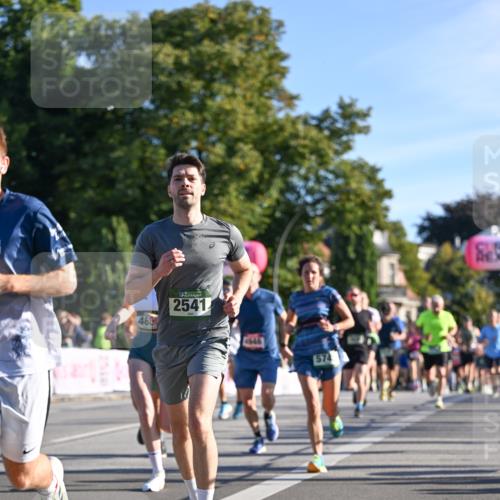 07.09.2025 - BARMER Alsterlauf Dr. Thomas Lammeyer http://msf.ph/oto/8707758 07.09.2025 09:28:47 Laufen 460, 2541, 574 meine-sportfotos.de