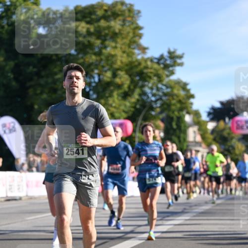 07.09.2025 - BARMER Alsterlauf Dr. Thomas Lammeyer http://msf.ph/oto/8707759 07.09.2025 09:28:47 Laufen 2541 meine-sportfotos.de