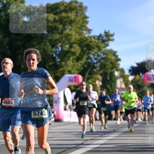 07.09.2025 - BARMER Alsterlauf Dr. Thomas Lammeyer http://msf.ph/oto/8707770 07.09.2025 09:28:49 Laufen 4946, 5745, 564 meine-sportfotos.de