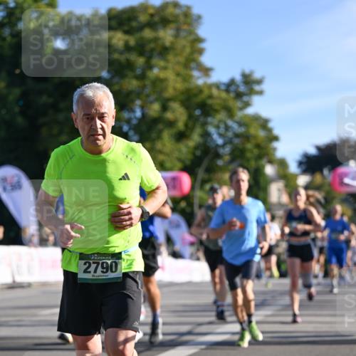 07.09.2025 - BARMER Alsterlauf Dr. Thomas Lammeyer http://msf.ph/oto/8707798 07.09.2025 09:28:53 Laufen 136, 2790 meine-sportfotos.de