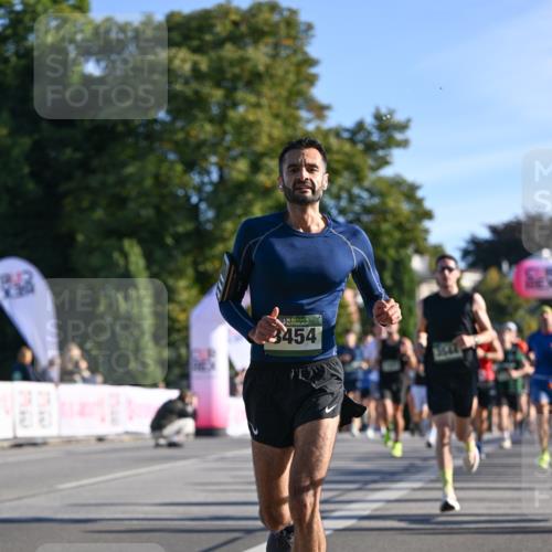 07.09.2025 - BARMER Alsterlauf Dr. Thomas Lammeyer http://msf.ph/oto/8707888 07.09.2025 09:29:09 Laufen 30, 136, 3454 meine-sportfotos.de