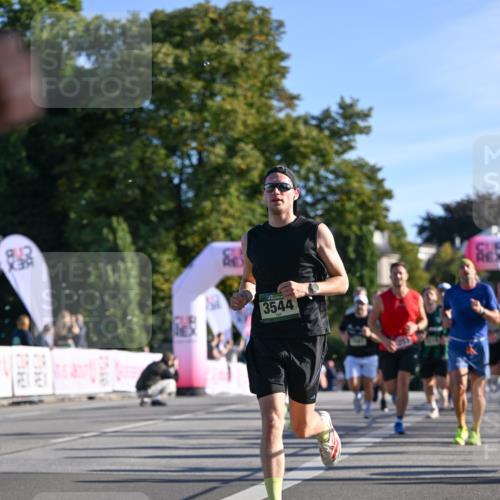 07.09.2025 - BARMER Alsterlauf Dr. Thomas Lammeyer http://msf.ph/oto/8707897 07.09.2025 09:29:10 Laufen 3544 meine-sportfotos.de
