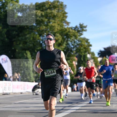 07.09.2025 - BARMER Alsterlauf Dr. Thomas Lammeyer http://msf.ph/oto/8707900 07.09.2025 09:29:10 Laufen 3544 meine-sportfotos.de