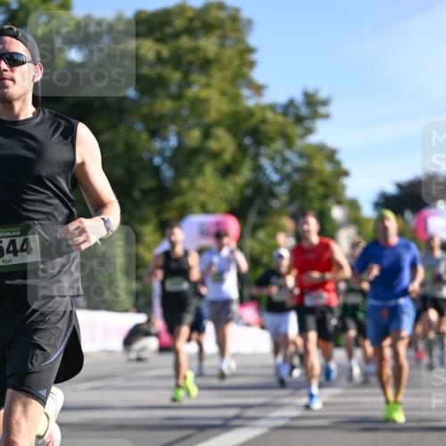 07.09.2025 - BARMER Alsterlauf Dr. Thomas Lammeyer http://msf.ph/oto/8707904 07.09.2025 09:29:11 Laufen 544 meine-sportfotos.de