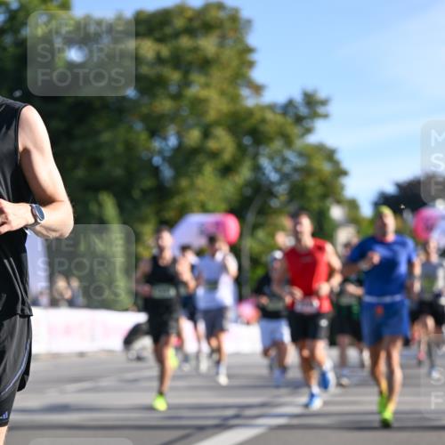 07.09.2025 - BARMER Alsterlauf Dr. Thomas Lammeyer http://msf.ph/oto/8707905 07.09.2025 09:29:11 Laufen  meine-sportfotos.de