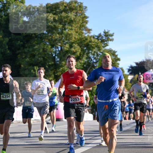 07.09.2025 - BARMER Alsterlauf Dr. Thomas Lammeyer http://msf.ph/oto/8707913 07.09.2025 09:29:13 Laufen 4354, 5248, 3404, 2253, 5043 meine-sportfotos.de