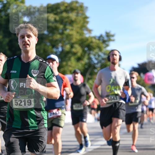 07.09.2025 - BARMER Alsterlauf Dr. Thomas Lammeyer http://msf.ph/oto/8707927 07.09.2025 09:29:15 Laufen 36, 5219, 3043, 554 meine-sportfotos.de