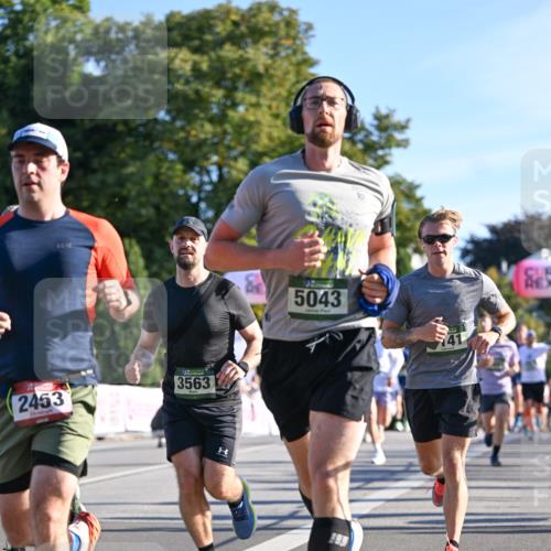 07.09.2025 - BARMER Alsterlauf Dr. Thomas Lammeyer http://msf.ph/oto/8707931 07.09.2025 09:29:16 Laufen 2453, 3563, 5043 meine-sportfotos.de