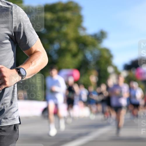 07.09.2025 - BARMER Alsterlauf Dr. Thomas Lammeyer http://msf.ph/oto/8707942 07.09.2025 09:29:18 Laufen  meine-sportfotos.de