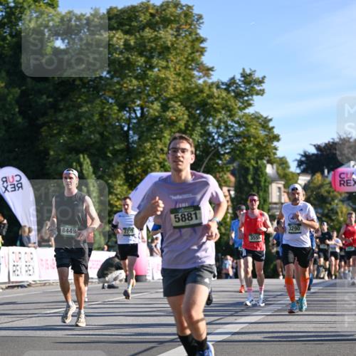 07.09.2025 - BARMER Alsterlauf Dr. Thomas Lammeyer http://msf.ph/oto/8707950 07.09.2025 09:29:20 Laufen 8449, 2777, 5881, 3555, 3290, 59 meine-sportfotos.de