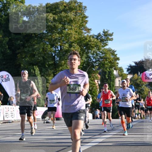 07.09.2025 - BARMER Alsterlauf Dr. Thomas Lammeyer http://msf.ph/oto/8707951 07.09.2025 09:29:20 Laufen 8449, 2777, 5881, 3555, 329 meine-sportfotos.de