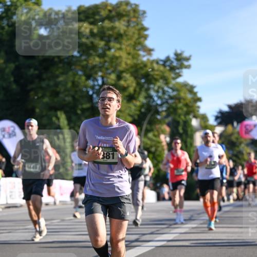 07.09.2025 - BARMER Alsterlauf Dr. Thomas Lammeyer http://msf.ph/oto/8707952 07.09.2025 09:29:20 Laufen 381 meine-sportfotos.de