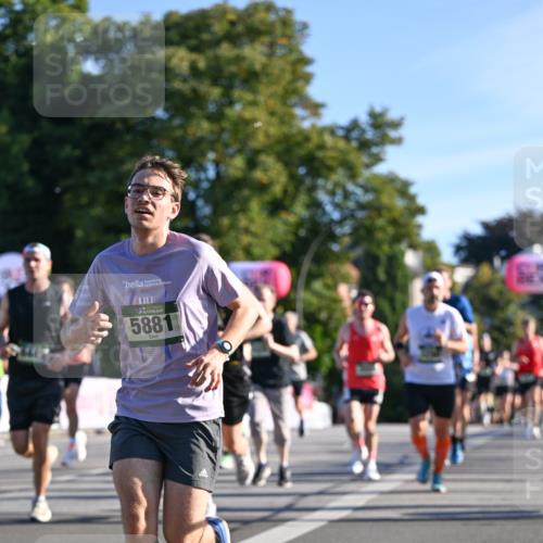 07.09.2025 - BARMER Alsterlauf Dr. Thomas Lammeyer http://msf.ph/oto/8707954 07.09.2025 09:29:20 Laufen 5881, 594 meine-sportfotos.de