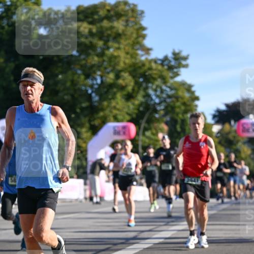 07.09.2025 - BARMER Alsterlauf Dr. Thomas Lammeyer http://msf.ph/oto/8707986 07.09.2025 09:29:25 Laufen  meine-sportfotos.de