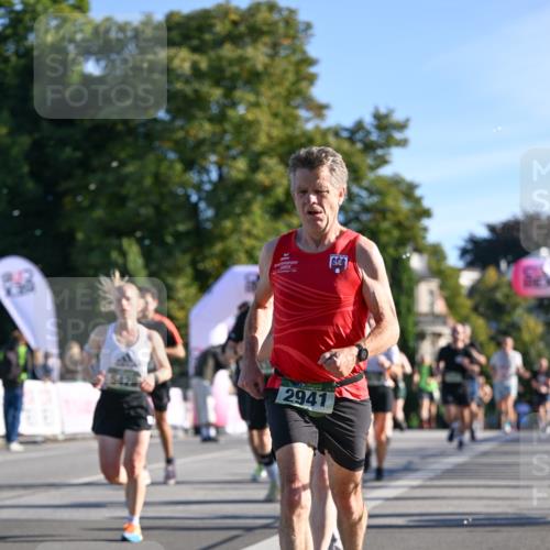 07.09.2025 - BARMER Alsterlauf Dr. Thomas Lammeyer http://msf.ph/oto/8707995 07.09.2025 09:29:27 Laufen 2941 meine-sportfotos.de