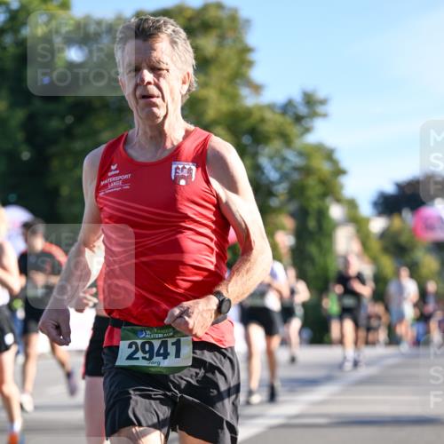 07.09.2025 - BARMER Alsterlauf Dr. Thomas Lammeyer http://msf.ph/oto/8708000 07.09.2025 09:29:27 Laufen 2941 meine-sportfotos.de