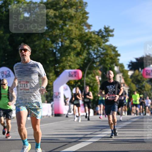 07.09.2025 - BARMER Alsterlauf Dr. Thomas Lammeyer http://msf.ph/oto/8708048 07.09.2025 09:29:35 Laufen 3711, 4182 meine-sportfotos.de