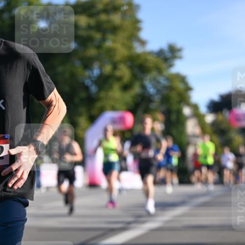 07.09.2025 - BARMER Alsterlauf Dr. Thomas Lammeyer http://msf.ph/oto/8708061 07.09.2025 09:29:38 Laufen  meine-sportfotos.de