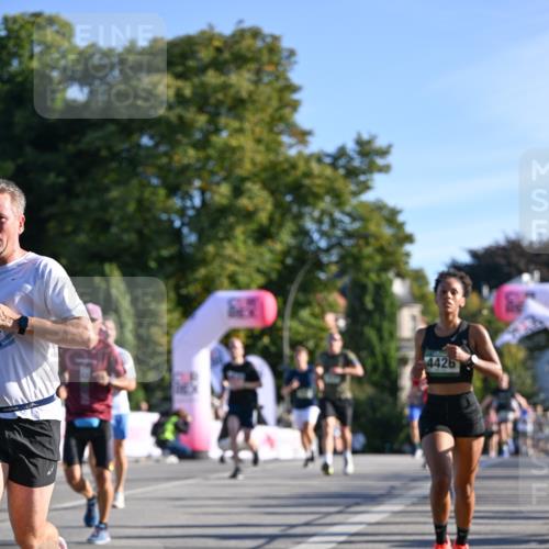 07.09.2025 - BARMER Alsterlauf Dr. Thomas Lammeyer http://msf.ph/oto/8708108 07.09.2025 09:29:48 Laufen 4426 meine-sportfotos.de