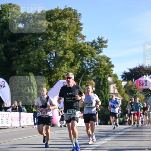 07.09.2025 - BARMER Alsterlauf Dr. Thomas Lammeyer http://msf.ph/oto/8708159 07.09.2025 09:29:57 Laufen 3823, 5725, 5487 meine-sportfotos.de
