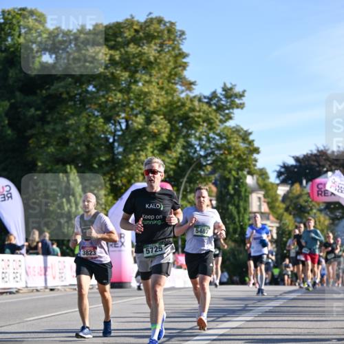 07.09.2025 - BARMER Alsterlauf Dr. Thomas Lammeyer http://msf.ph/oto/8708160 07.09.2025 09:29:57 Laufen 3823, 5725, 5487 meine-sportfotos.de