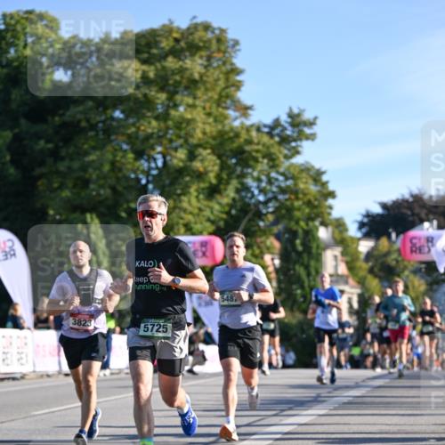07.09.2025 - BARMER Alsterlauf Dr. Thomas Lammeyer http://msf.ph/oto/8708163 07.09.2025 09:29:58 Laufen 3823, 5725, 548 meine-sportfotos.de