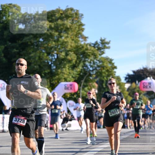 07.09.2025 - BARMER Alsterlauf Dr. Thomas Lammeyer http://msf.ph/oto/8708209 07.09.2025 09:30:05 Laufen 3728, 1001, 2921 meine-sportfotos.de