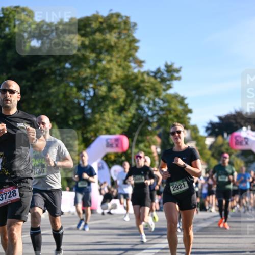 07.09.2025 - BARMER Alsterlauf Dr. Thomas Lammeyer http://msf.ph/oto/8708211 07.09.2025 09:30:05 Laufen 3728, 240, 2921 meine-sportfotos.de
