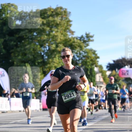 07.09.2025 - BARMER Alsterlauf Dr. Thomas Lammeyer http://msf.ph/oto/8708217 07.09.2025 09:30:06 Laufen 2921 meine-sportfotos.de