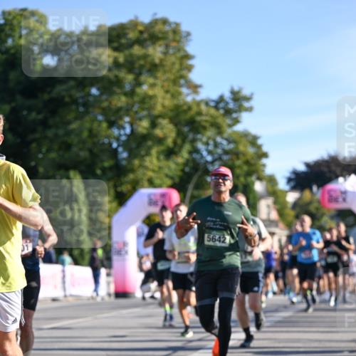 07.09.2025 - BARMER Alsterlauf Dr. Thomas Lammeyer http://msf.ph/oto/8708233 07.09.2025 09:30:09 Laufen 5642 meine-sportfotos.de