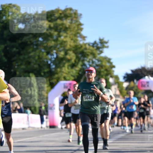 07.09.2025 - BARMER Alsterlauf Dr. Thomas Lammeyer http://msf.ph/oto/8708234 07.09.2025 09:30:09 Laufen 5642 meine-sportfotos.de