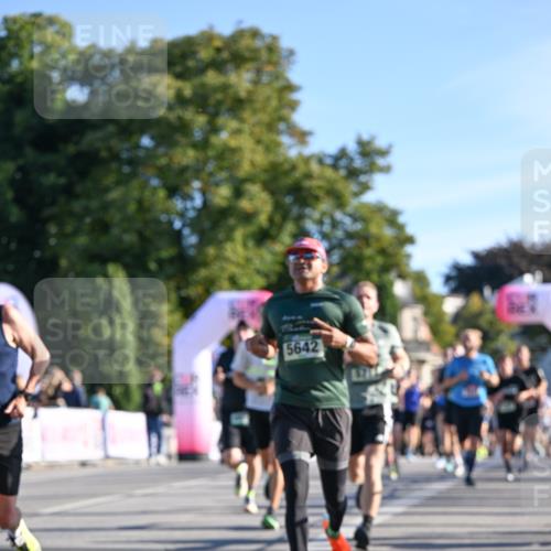 07.09.2025 - BARMER Alsterlauf Dr. Thomas Lammeyer http://msf.ph/oto/8708235 07.09.2025 09:30:09 Laufen 5642 meine-sportfotos.de
