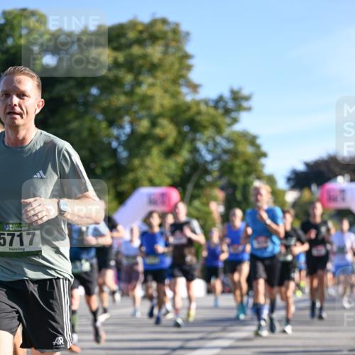 07.09.2025 - BARMER Alsterlauf Dr. Thomas Lammeyer http://msf.ph/oto/8708249 07.09.2025 09:30:12 Laufen 36, 5717 meine-sportfotos.de