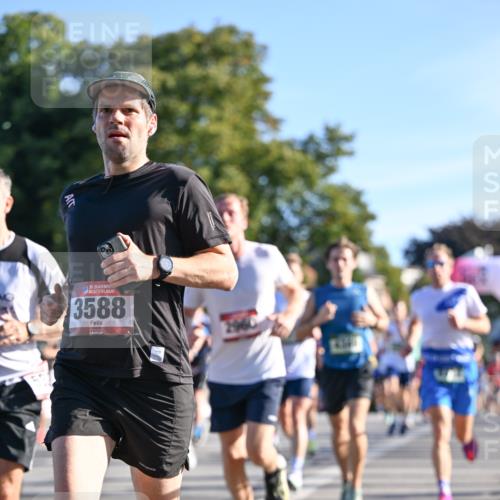 07.09.2025 - BARMER Alsterlauf Dr. Thomas Lammeyer http://msf.ph/oto/8708309 07.09.2025 09:30:21 Laufen 136, 3588, 664 meine-sportfotos.de