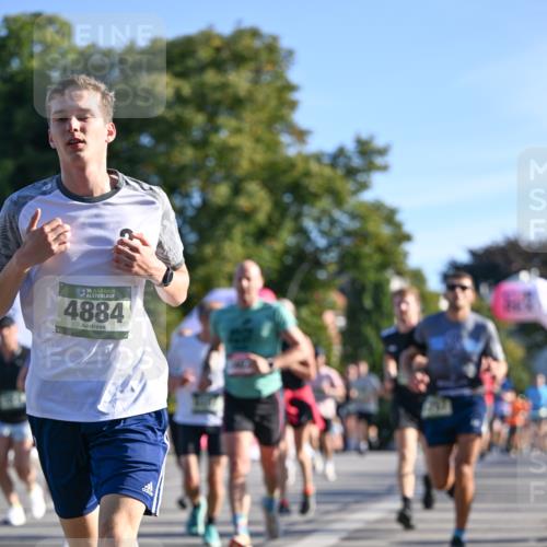 07.09.2025 - BARMER Alsterlauf Dr. Thomas Lammeyer http://msf.ph/oto/8708334 07.09.2025 09:30:27 Laufen 36, 4884 meine-sportfotos.de