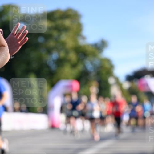 07.09.2025 - BARMER Alsterlauf Dr. Thomas Lammeyer http://msf.ph/oto/8708355 07.09.2025 09:30:30 Laufen  meine-sportfotos.de