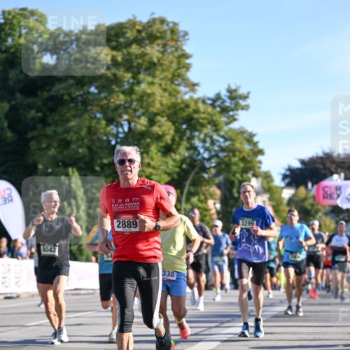07.09.2025 - BARMER Alsterlauf Dr. Thomas Lammeyer http://msf.ph/oto/8708373 07.09.2025 09:30:34 Laufen 8043, 2889, 3299, 338 meine-sportfotos.de