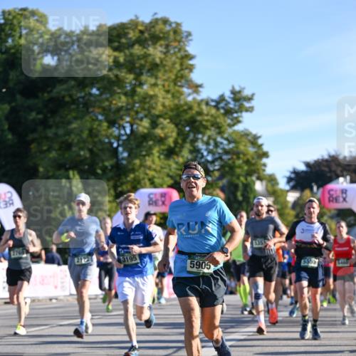 07.09.2025 - BARMER Alsterlauf Dr. Thomas Lammeyer http://msf.ph/oto/8708395 07.09.2025 09:30:37 Laufen 3195, 5553, 5460, 5905 meine-sportfotos.de