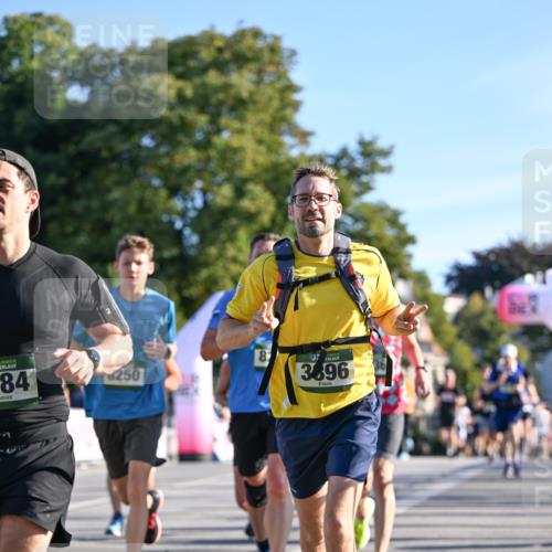 07.09.2025 - BARMER Alsterlauf Dr. Thomas Lammeyer http://msf.ph/oto/8708430 07.09.2025 09:30:43 Laufen 84, 82, 250, 3896 meine-sportfotos.de