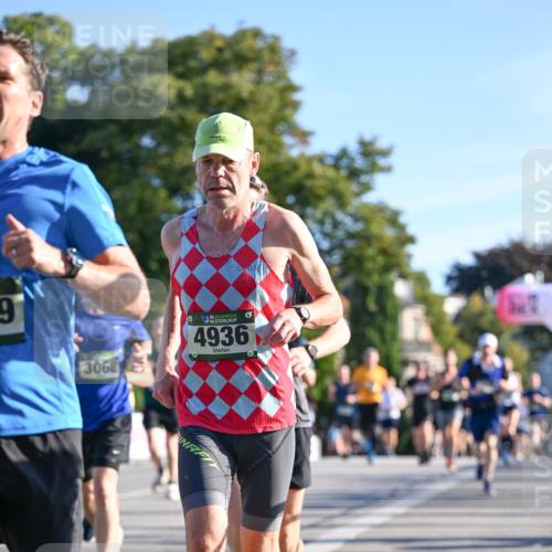 07.09.2025 - BARMER Alsterlauf Dr. Thomas Lammeyer http://msf.ph/oto/8708437 07.09.2025 09:30:45 Laufen 9, 3068, 36, 4936 meine-sportfotos.de